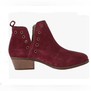 EUC- Skechers ‘Lasso Auger’ Burgundy Suede Ankle Bootie